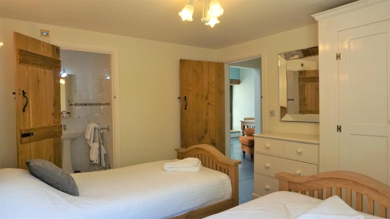 Sheep Dip Cottage - 5* Cyfie Farm, With Log Burner And Private Hot Tub Llanfyllin ภายนอก รูปภาพ